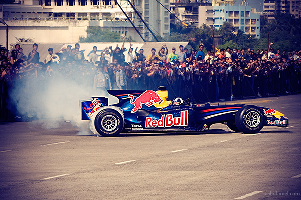 David Coulthard doing 360 degree spin-offs in the Red bull speed link show run in the Bandra - Worli sea link, Mumbai