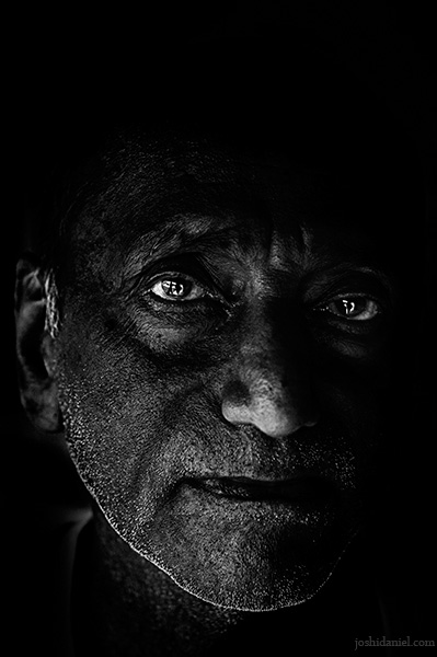 Black and white portrait of an old man from Kanchipuram in Tamil Nadu