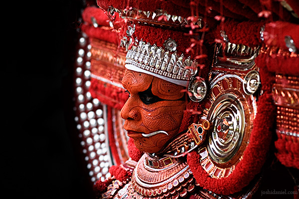 Portrait of muchilottu bhagavati theyyam performer