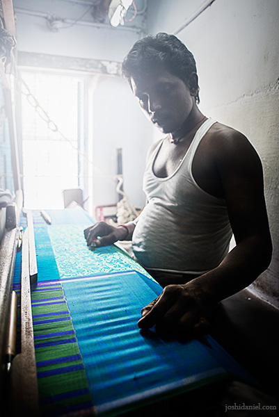 kanchipuram sari weaver