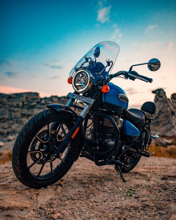 Royal Enfield Meteor Supernova Blue 